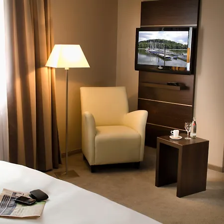 Mercure 4* האגן